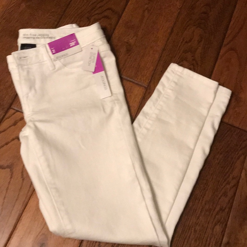 White Mid-Rise Stretch Legging
